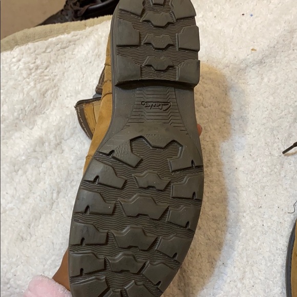 Men’s Clark’s boots - Picture 3 of 5